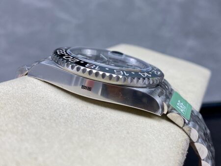 Superclone Rolex GMT-Master II 126710GRNR 