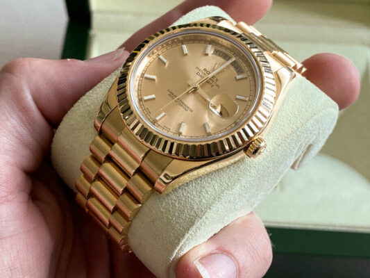 Replica Rolex Day-Date II Champagne Dial 228238 40 mm photo review