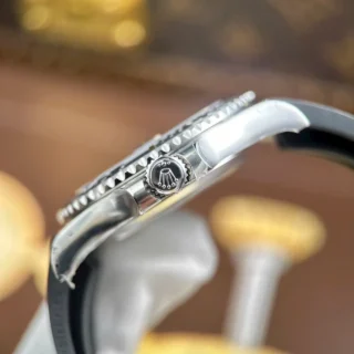 Replica Yacht Master Black Dial Black Bezel OysterFlex Strap