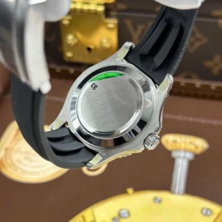 Replica Yacht Master Black Dial Black Bezel OysterFlex Strap
