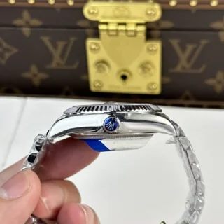 Replica Rolex Sky-Dweller Blue Dial Jubilee Bracelet